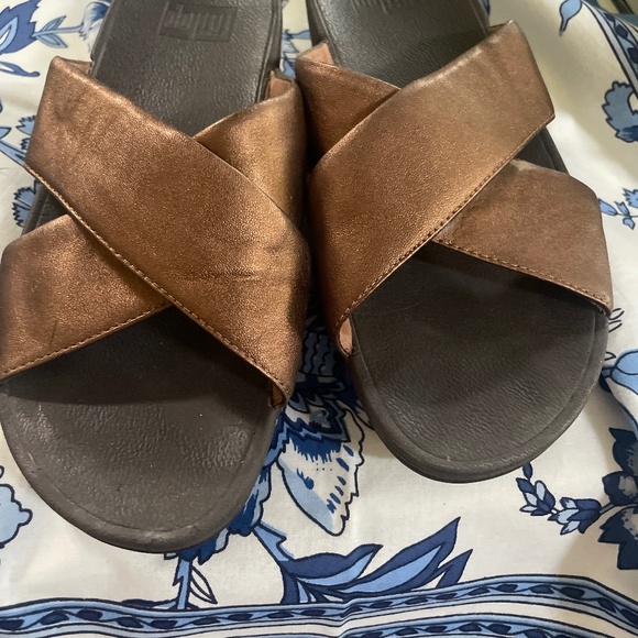 Fit Flop cross strap sandals bronze size 7 US - Picture 1 of 4